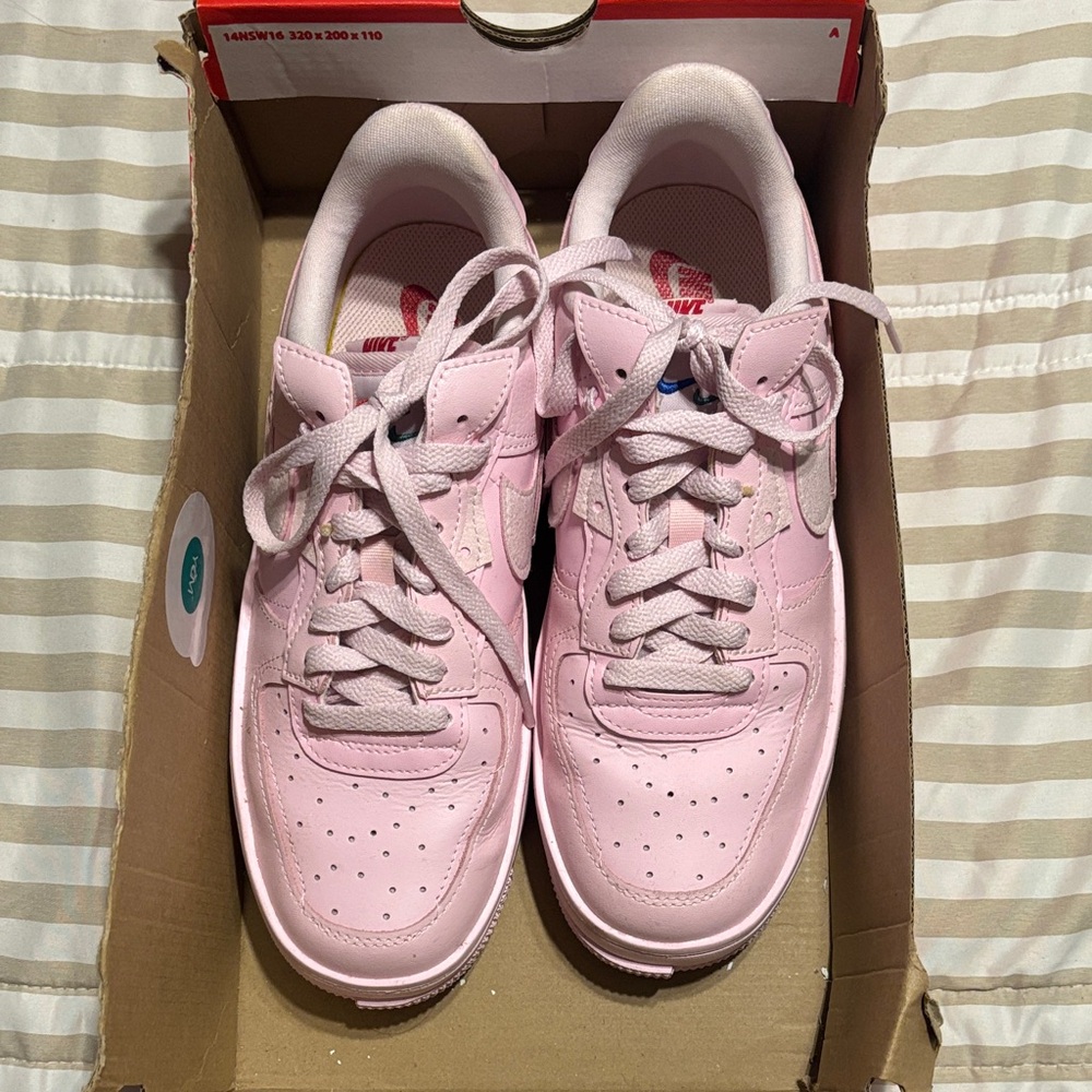 Nike Women's Light Pink Sneakers